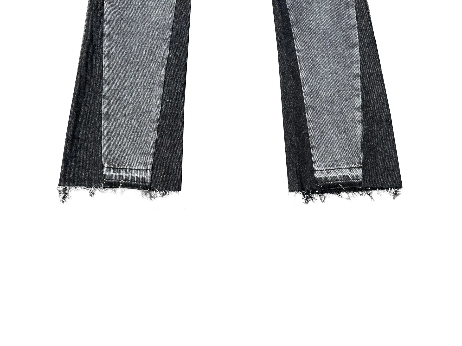 P246💰G990 GALLERY DEPT Denim Flared Jeans Washed and Distressed Spliced ​​Jeans Denim Washing Factory. During this process, the owner of the washing factory helped introduce a boss who once worked for Levi OEM and started his own business. This also paved the way for the following styles. Therefore, Levi's remodeled single product for the base plate is really familiar. Whether it is the fabrics supplied or the lathes used in production, there is nothing to choose from. -Color: Black -Size: S-XXL (corresponding to 28-36)